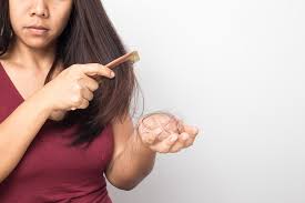 女性产后掉头发是怎么回事 一般掉多久